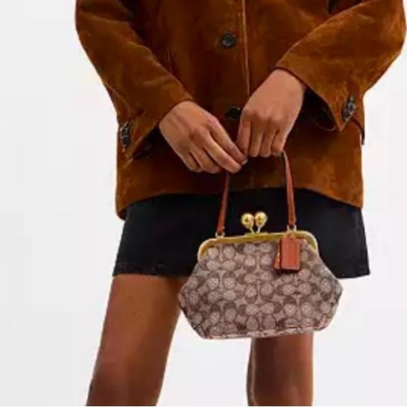 Elegant Brown Patterned Handbag - Picture 3 of 3